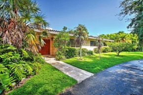 Evolve Pinecrest Village Home with Private Pool!, West Miami
